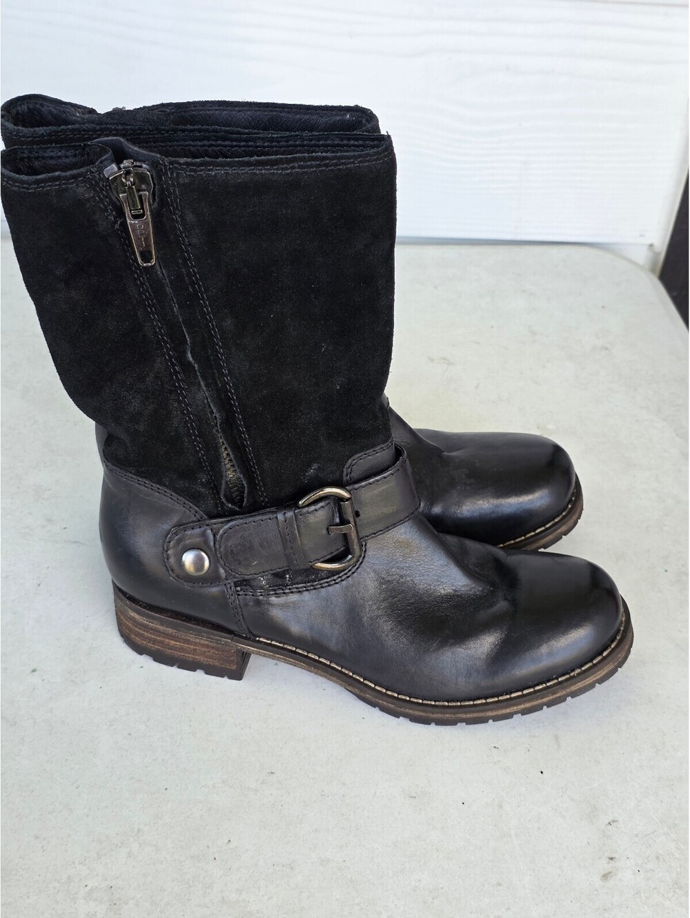 Clarks Black Leather Suede Moto Biker Boots Side Zip Buckle Lug Sole 6.5M - Picture 2 of 9